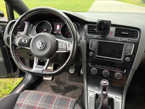 Used 2017 Volkswagen GTI S FWD image 11