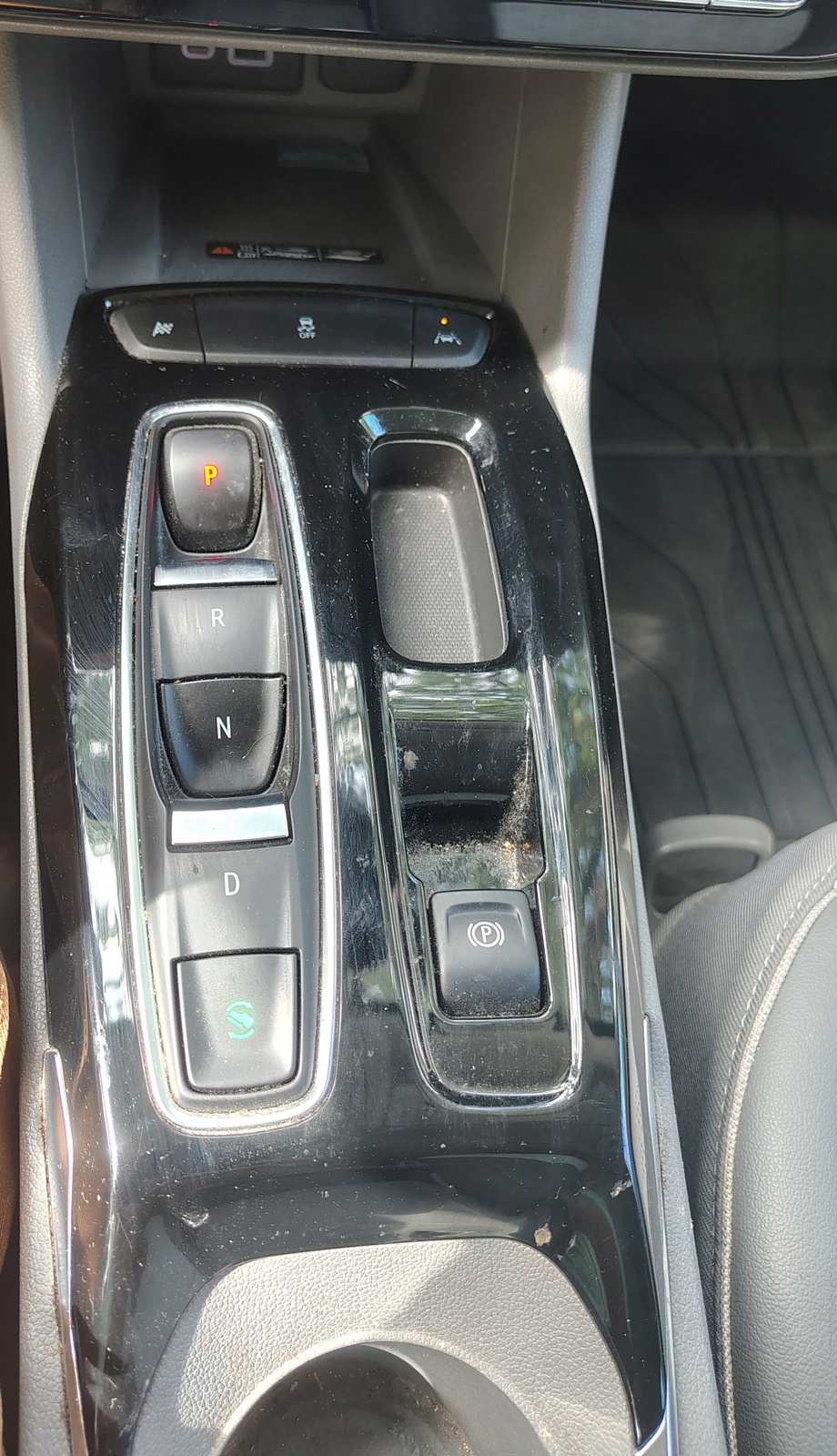 Used 2022 Chevrolet Bolt EUV Premier w/ Super Cruise Package FWD image 21
