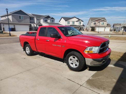 Used 2012 RAM 1500 Classic SLT image 1