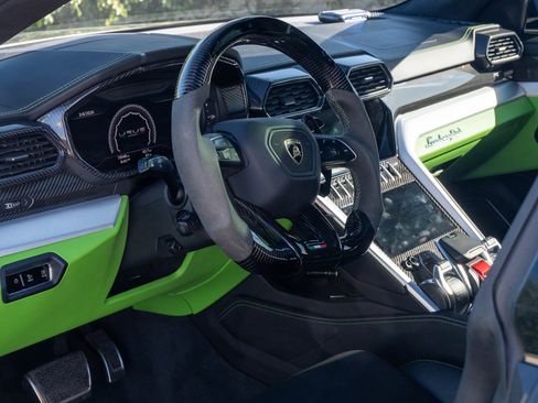 Used 2021 Lamborghini Urus image 27