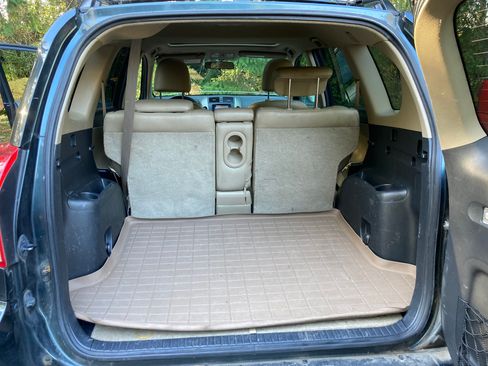 Used 2011 Toyota RAV4 Limited image 2