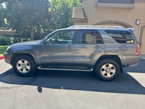 Used 2004 Toyota 4Runner Limited RWD image 1