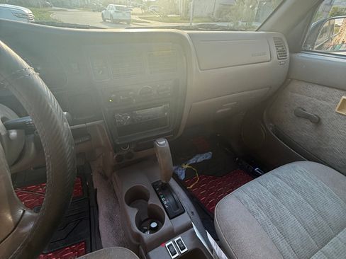 Used 1999 Toyota Tacoma PreRunner RWD image 19