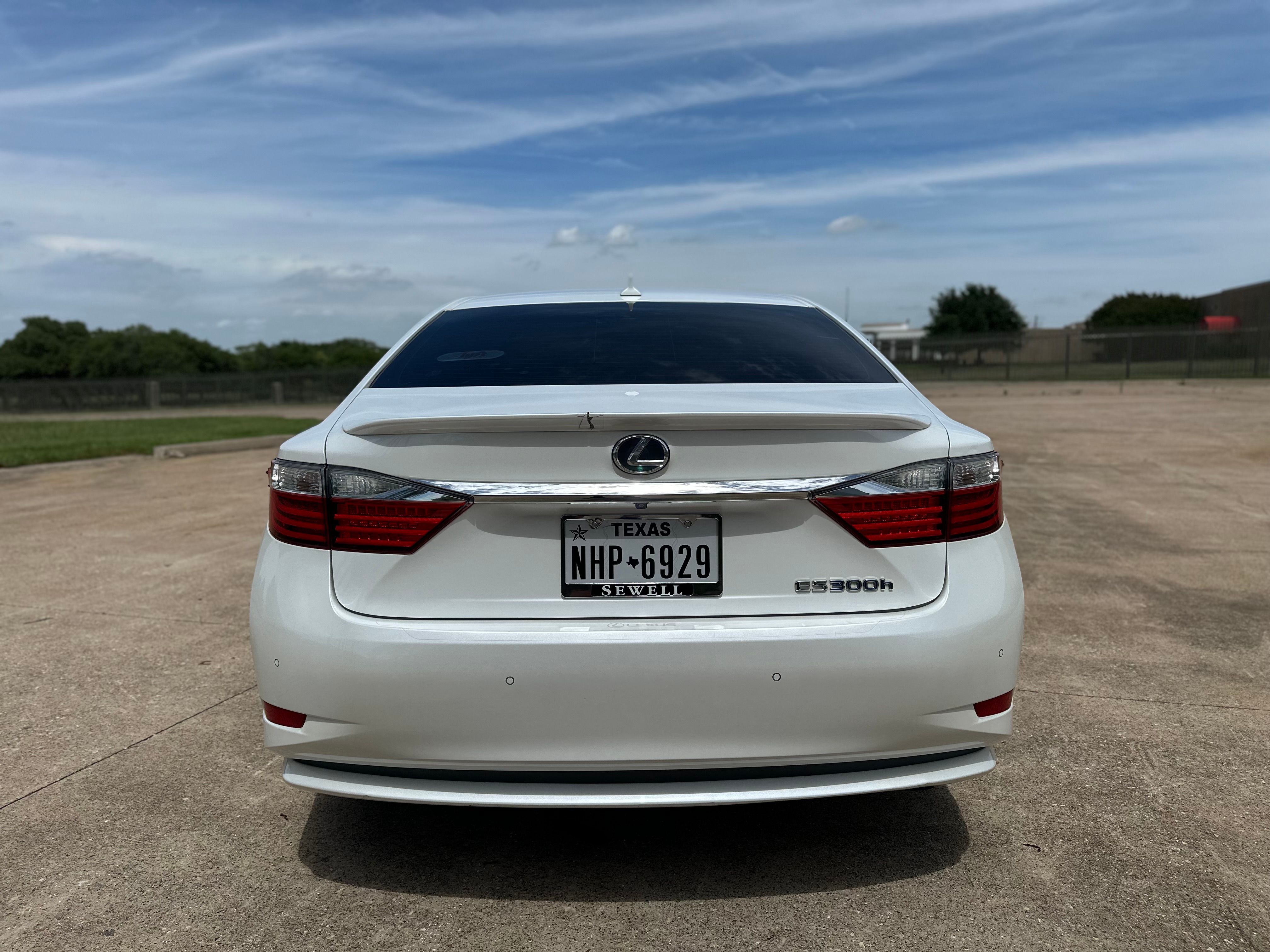 Used 2013 Lexus ES 300h w/ Luxury Pkg FWD image 24