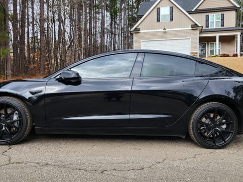 Used 2023 Tesla Model 3 Standard Range image 2