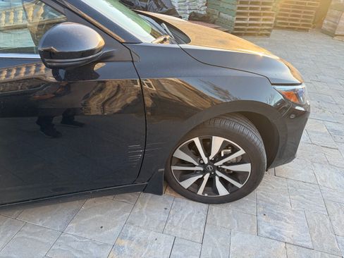 Used 2024 Nissan Sentra SV w/ SV Premium Package image 9