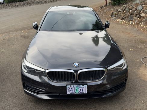 Used 2018 BMW 530i RWD image 9