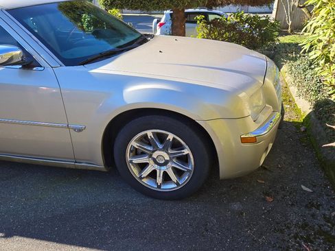 Used 2006 Chrysler 300 C w/ Navigation & Sound Group II image 5