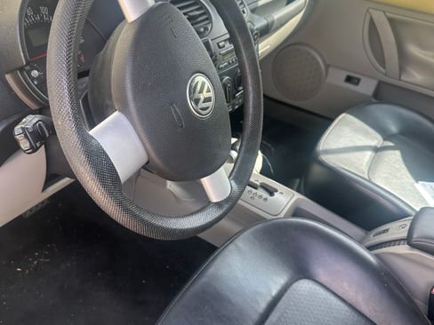 Used 2004 Volkswagen Beetle GLS image 1