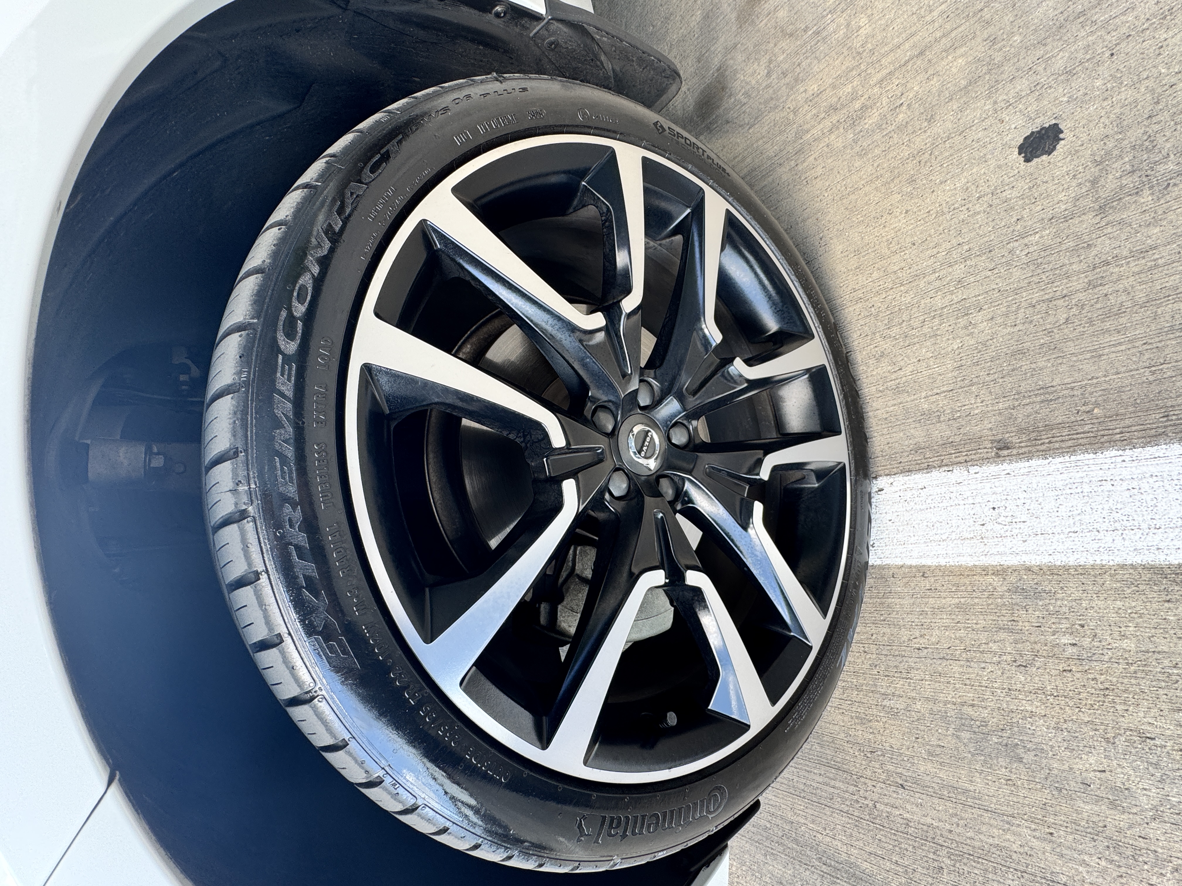 Used 2023 Volvo XC60 B6 Ultimate w/ Protection Package Premier AWD/4WD image 18