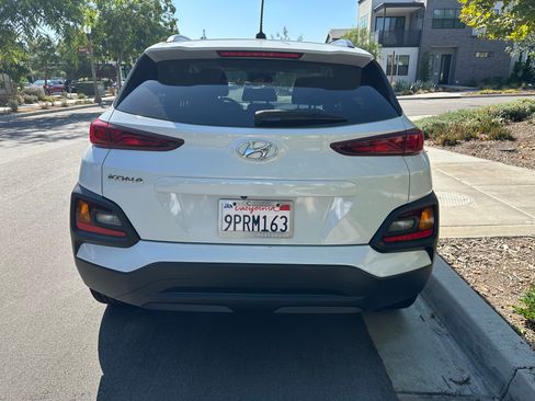 Used 2018 Hyundai Kona SEL image 2