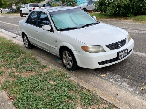 Used 2002 MAZDA Protege FWD image 1