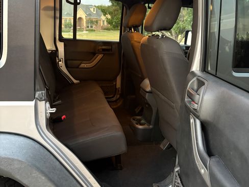 Used 2016 Jeep Wrangler Unlimited Sport w/ Quick Order Package 24S AWD/4WD image 15