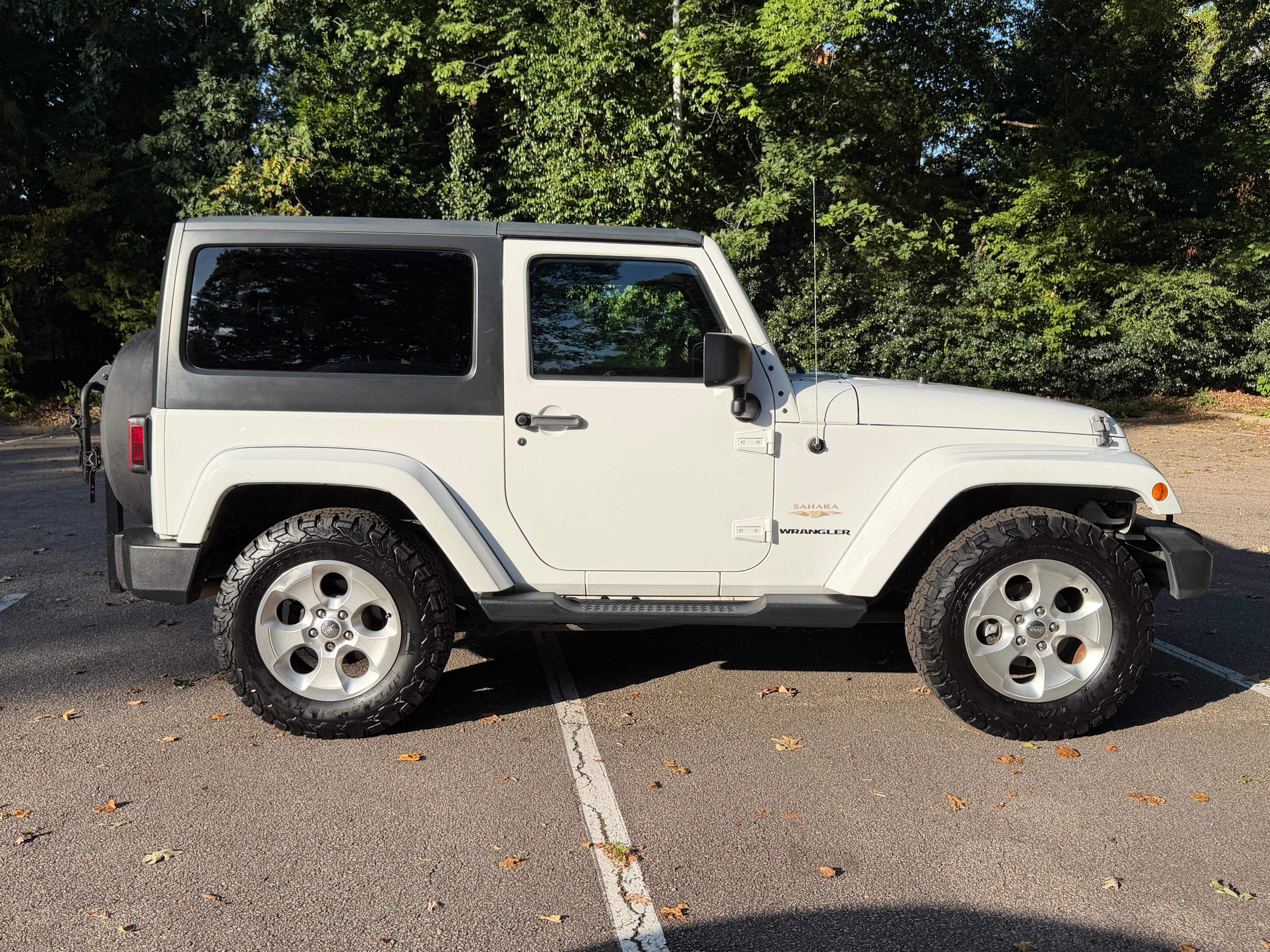 Used 2013 Jeep Wrangler Sahara w/ Connectivity Group AWD/4WD image 13