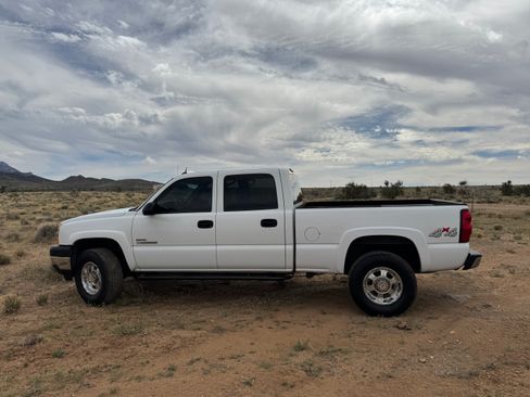 Used 2004 Chevrolet Silverado 2500 LS w/ Heavy-Duty Power Package image 8