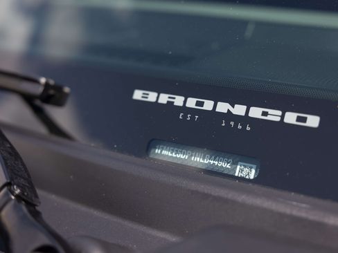 Used 2022 Ford Bronco Badlands image 15