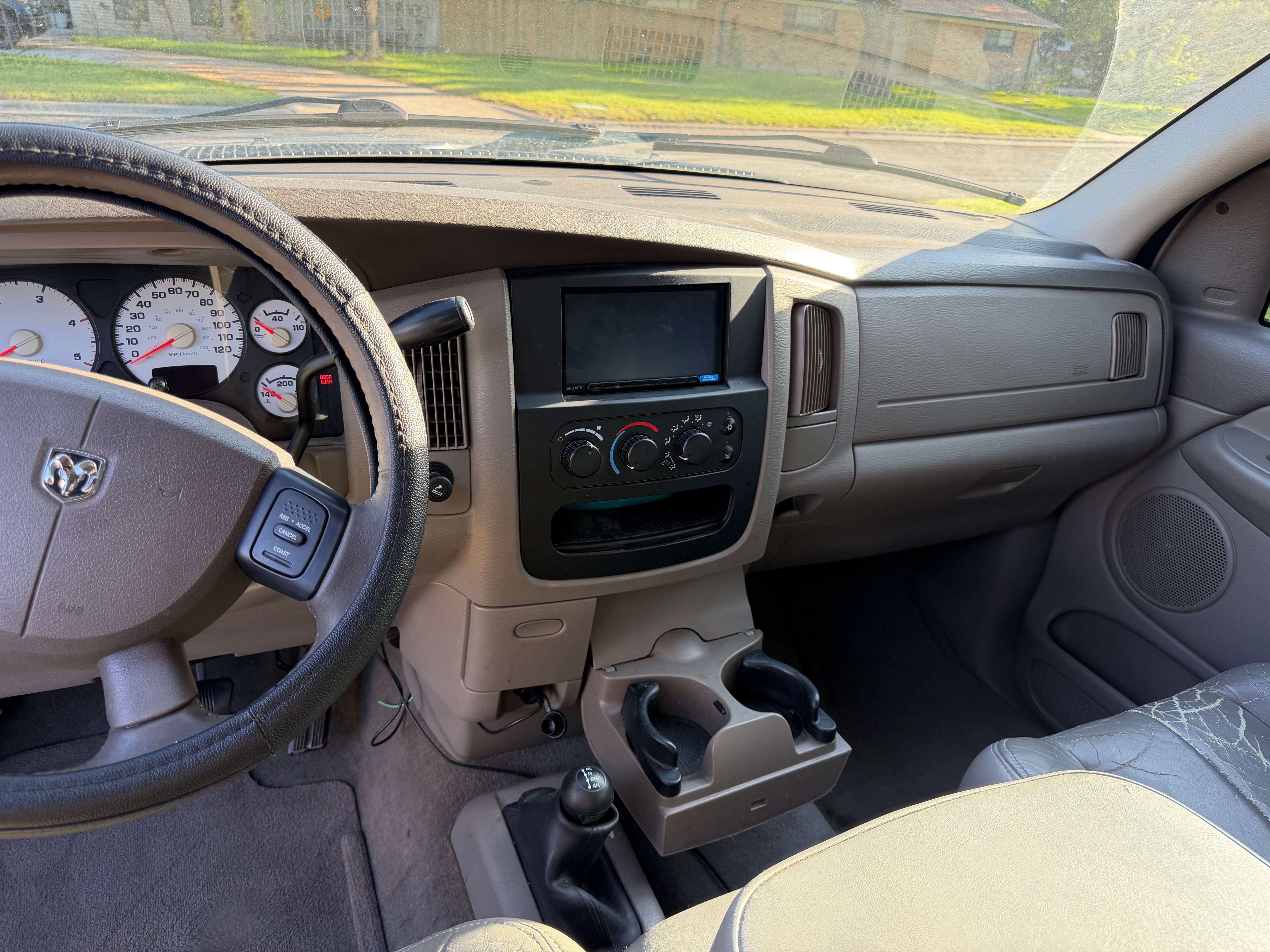 Used 2004 Dodge Ram 2500 Truck SLT AWD/4WD image 6