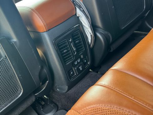 Used 2018 Jeep Grand Cherokee SRT AWD/4WD image 10