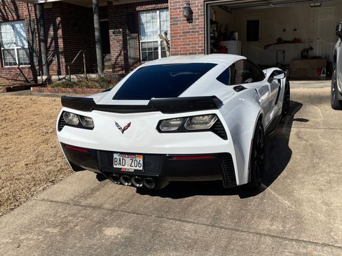 Used 2015 Chevrolet Corvette Z06 w/ 3LZ Preferred Equipment Group image 6