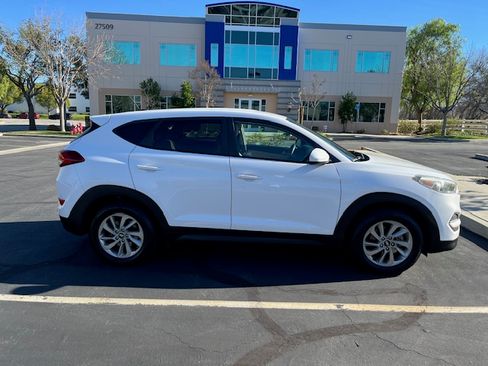 Used 2016 Hyundai Tucson SE image 2