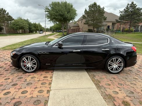 Used 2018 Maserati Ghibli S GranLusso image 9