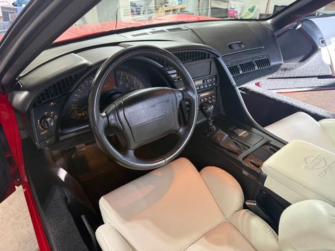 Used 1993 Chevrolet Corvette Convertible RWD image 12