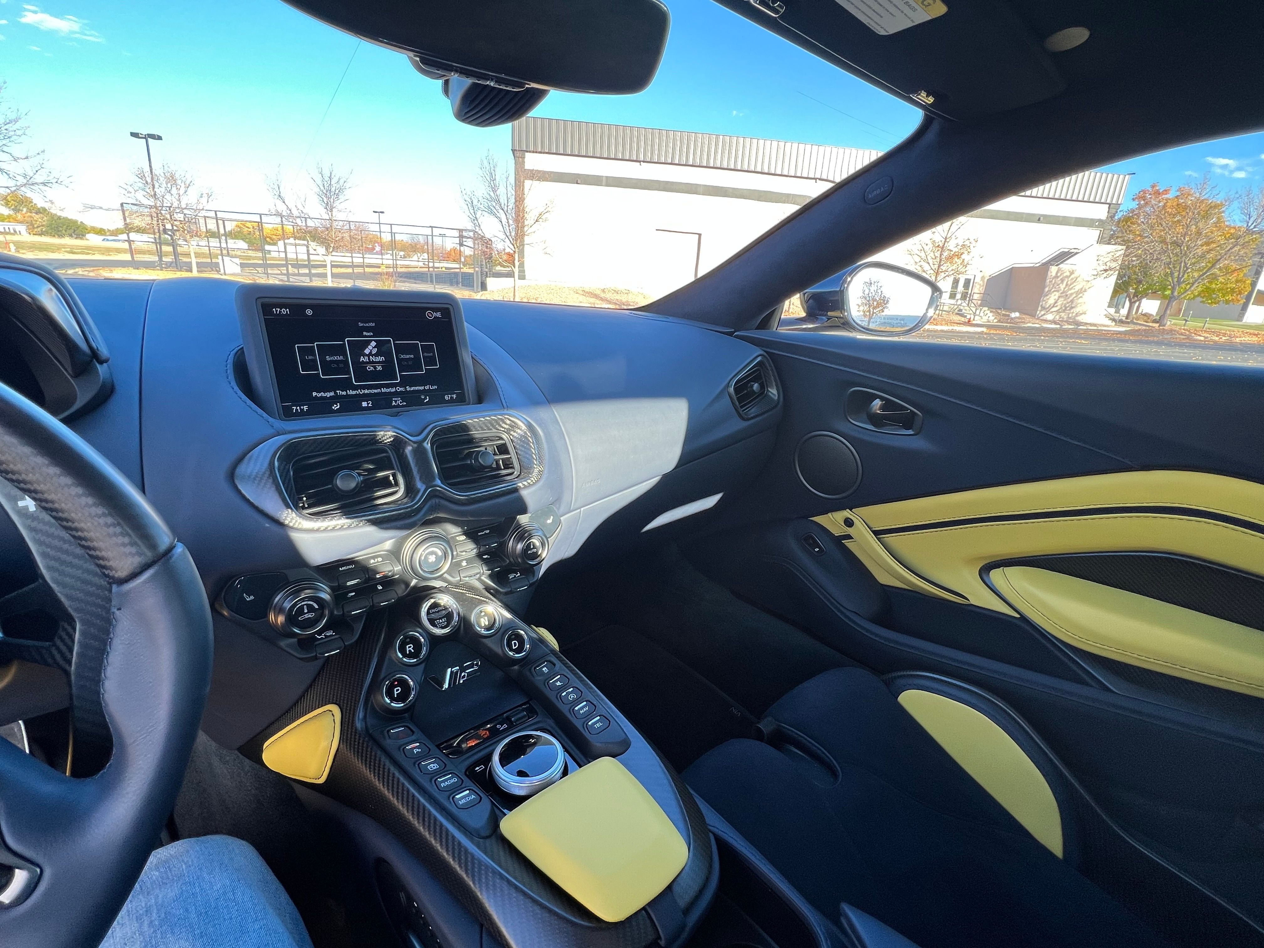 Used 2023 Aston Martin V12 Vantage RWD image 10