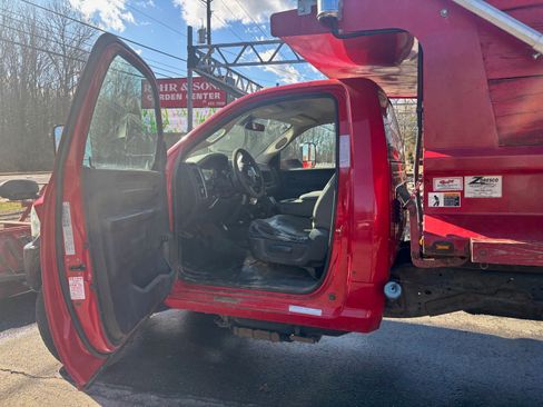 Used 2016 RAM 5500 Tradesman image 1