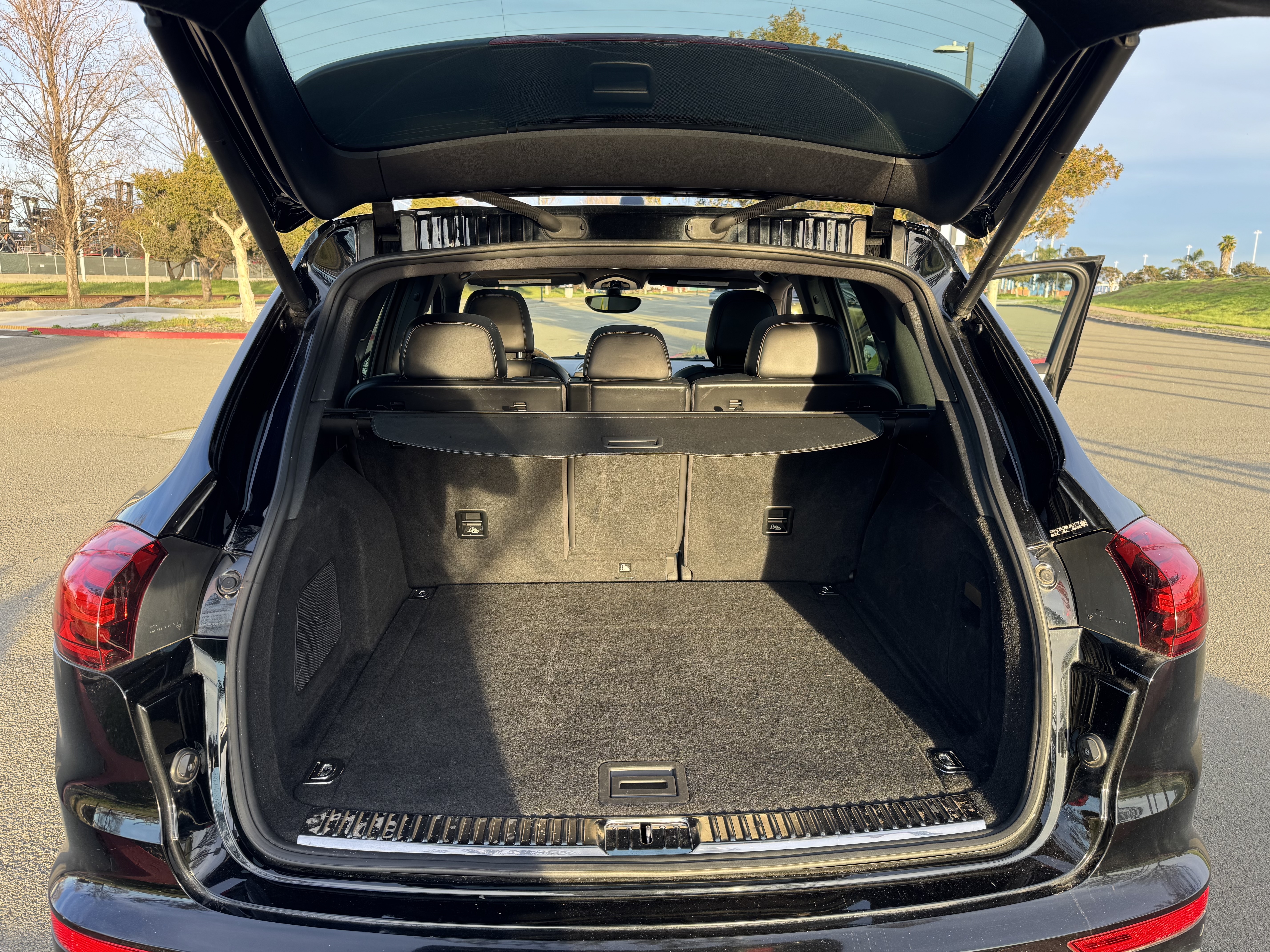 Used 2016 Porsche Cayenne S AWD/4WD image 6