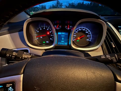 Used 2016 Chevrolet Equinox LTZ w/ Enhanced Convenience Package image 5