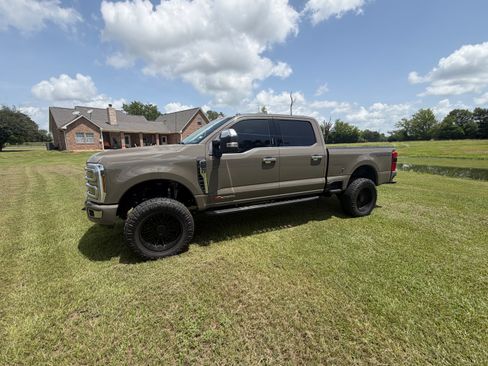 Used 2026 Ford F250 Platinum w/ Platinum Plus Package AWD/4WD image 1