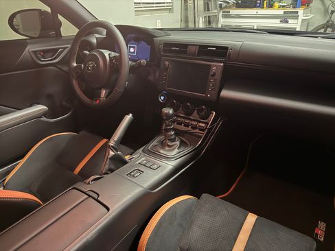 Used 2025 Toyota GR86 Hakone Edition image 9