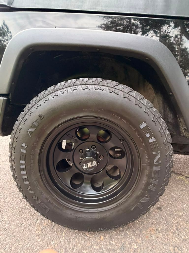 Used 2016 Jeep Wrangler Sport AWD/4WD image 8