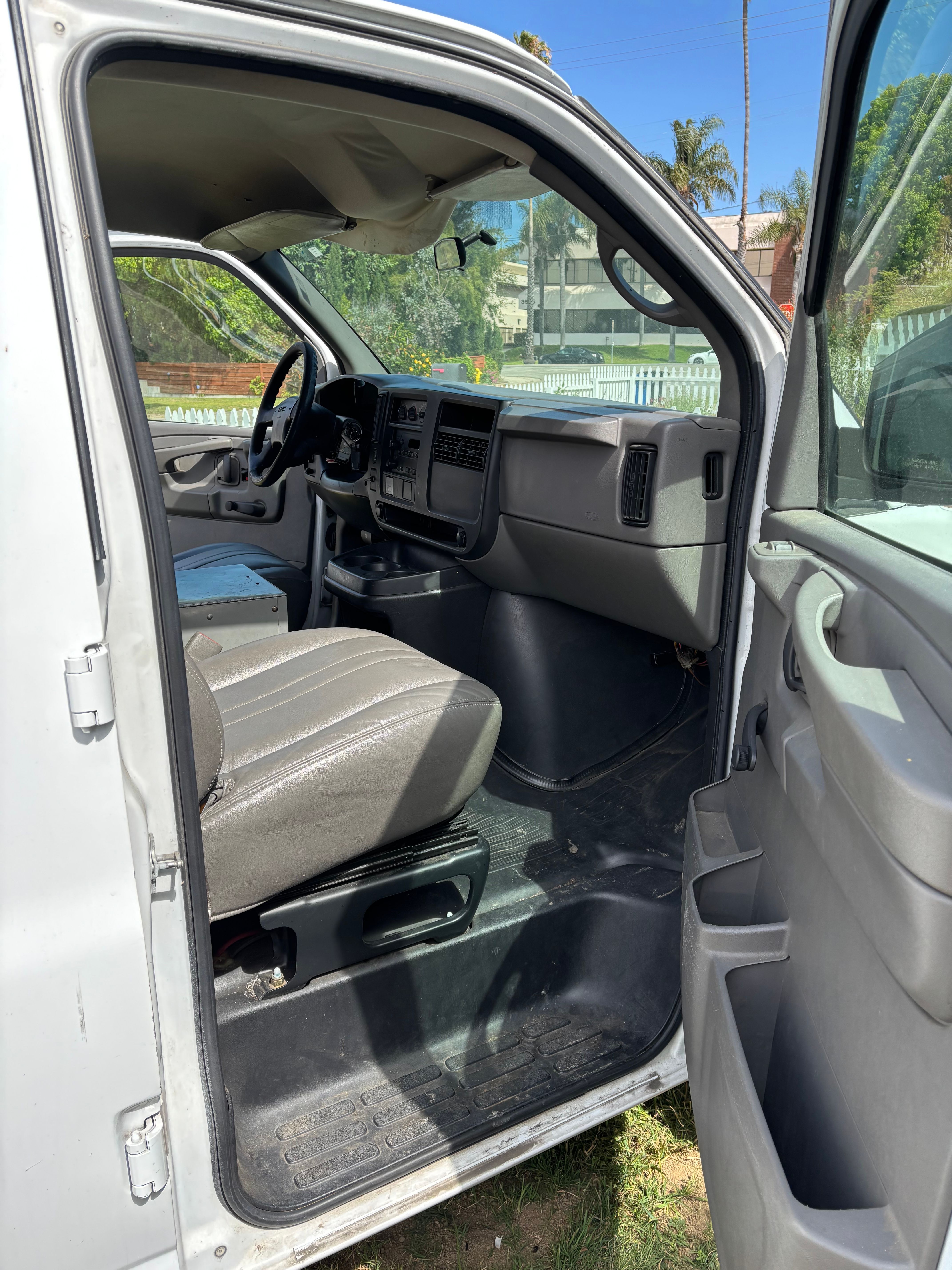 Used 2006 GMC Savana 2500 RWD image 14