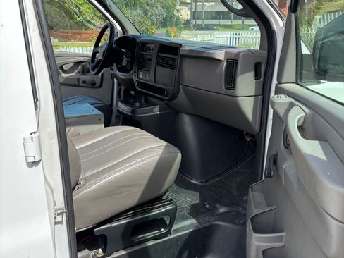 Used 2006 GMC Savana 2500 RWD image 14