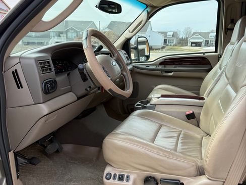 Used 2004 Ford Excursion Limited image 10