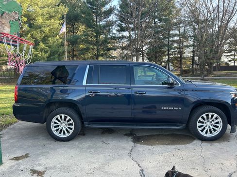 Used 2018 Chevrolet Suburban LS image 10