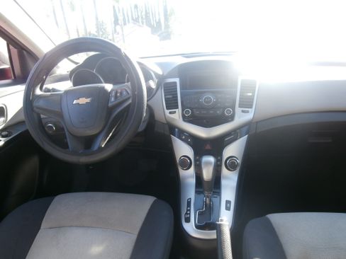 Used 2014 Chevrolet Cruze LS image 14