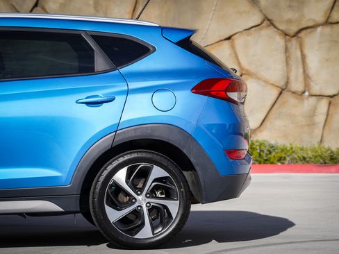 Used 2017 Hyundai Tucson Sport w/ Cargo Package image 9