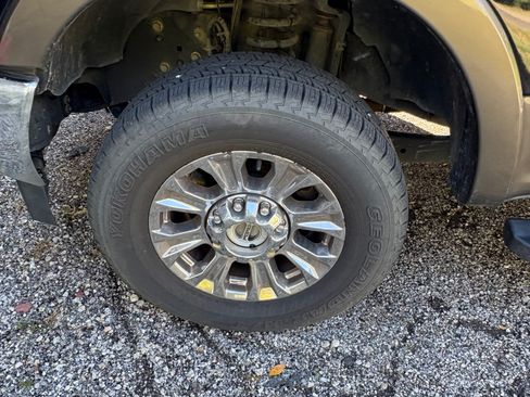 Used 2019 Ford F350 Lariat w/ Chrome Package image 26