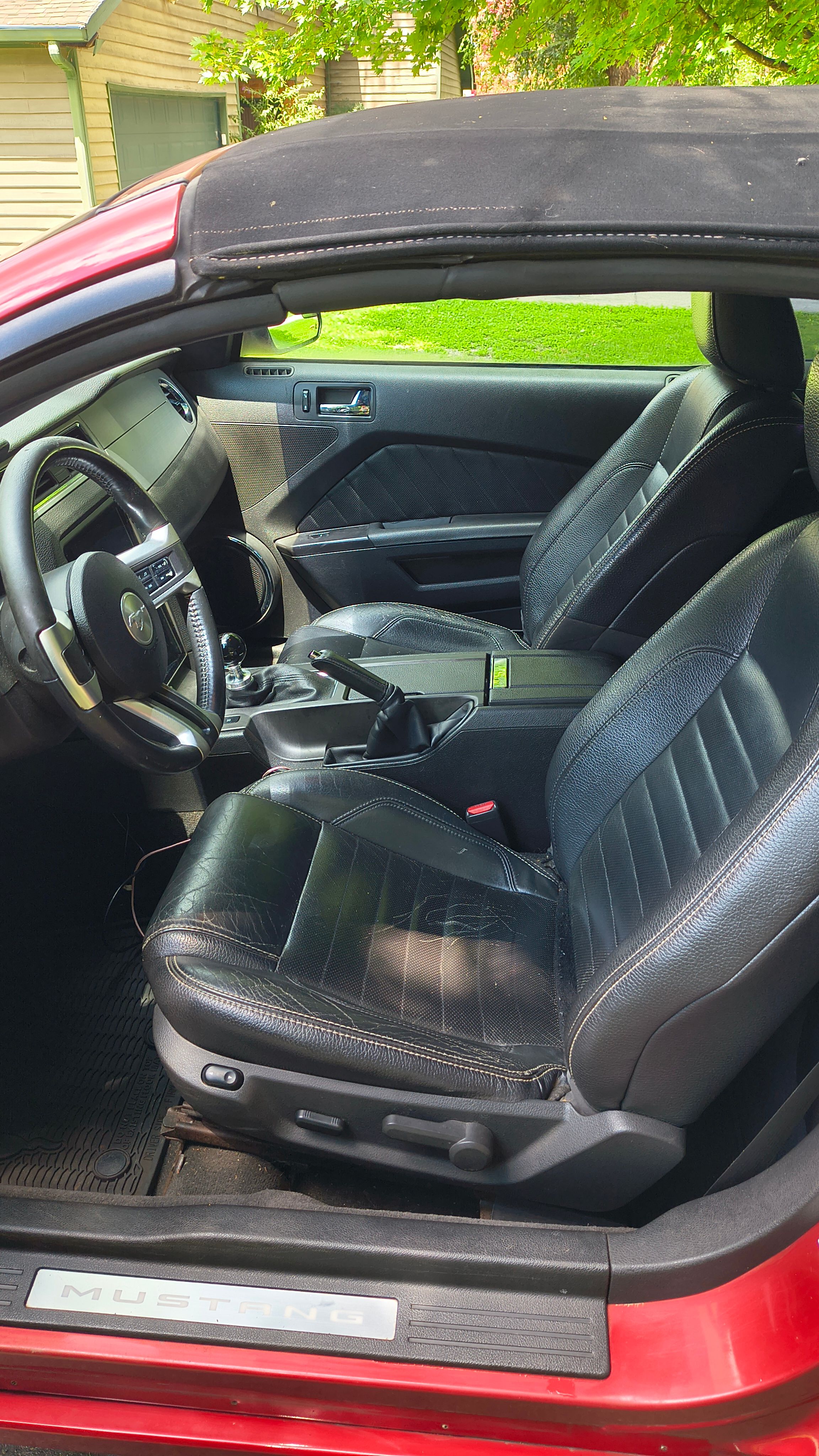 Used 2011 Ford Mustang GT Premium RWD image 16