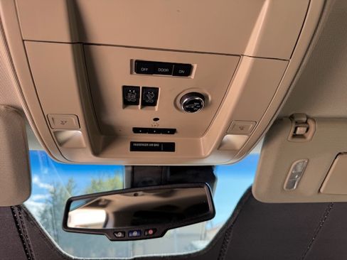 Used 2017 GMC Yukon XL Denali w/ Open Road Package image 10