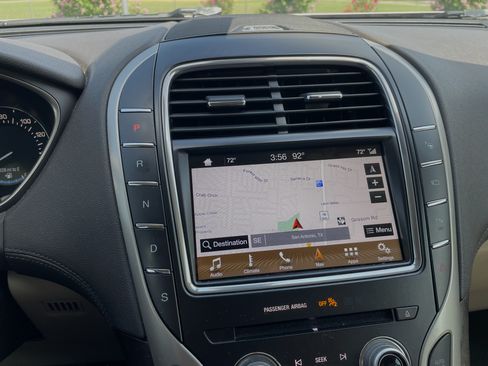 Used 2017 Lincoln MKX Reserve FWD image 15