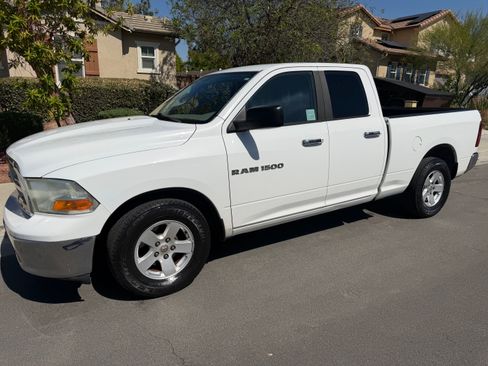 Used 2012 RAM 1500 Classic SLT RWD image 1
