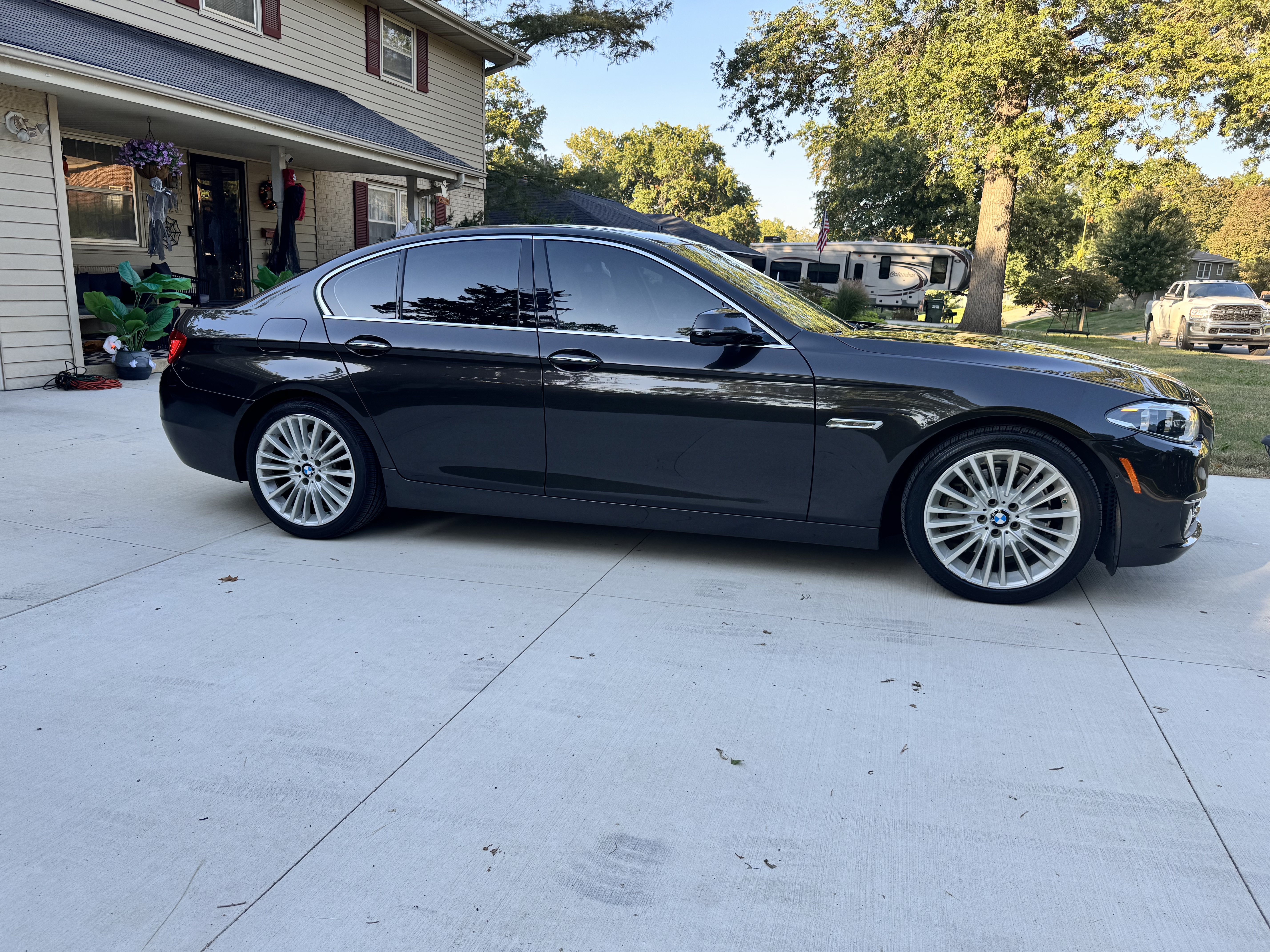 Used 2016 BMW 550i xDrive Sedan AWD/4WD image 5