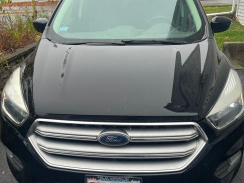 Used 2017 Ford Escape SE image 5