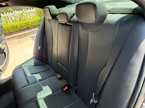 Used 2013 BMW 320i Sedan RWD image 22