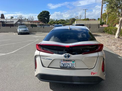 Used 2017 Toyota Prius Prime Premium w/ Preferred Accessory Package image 9