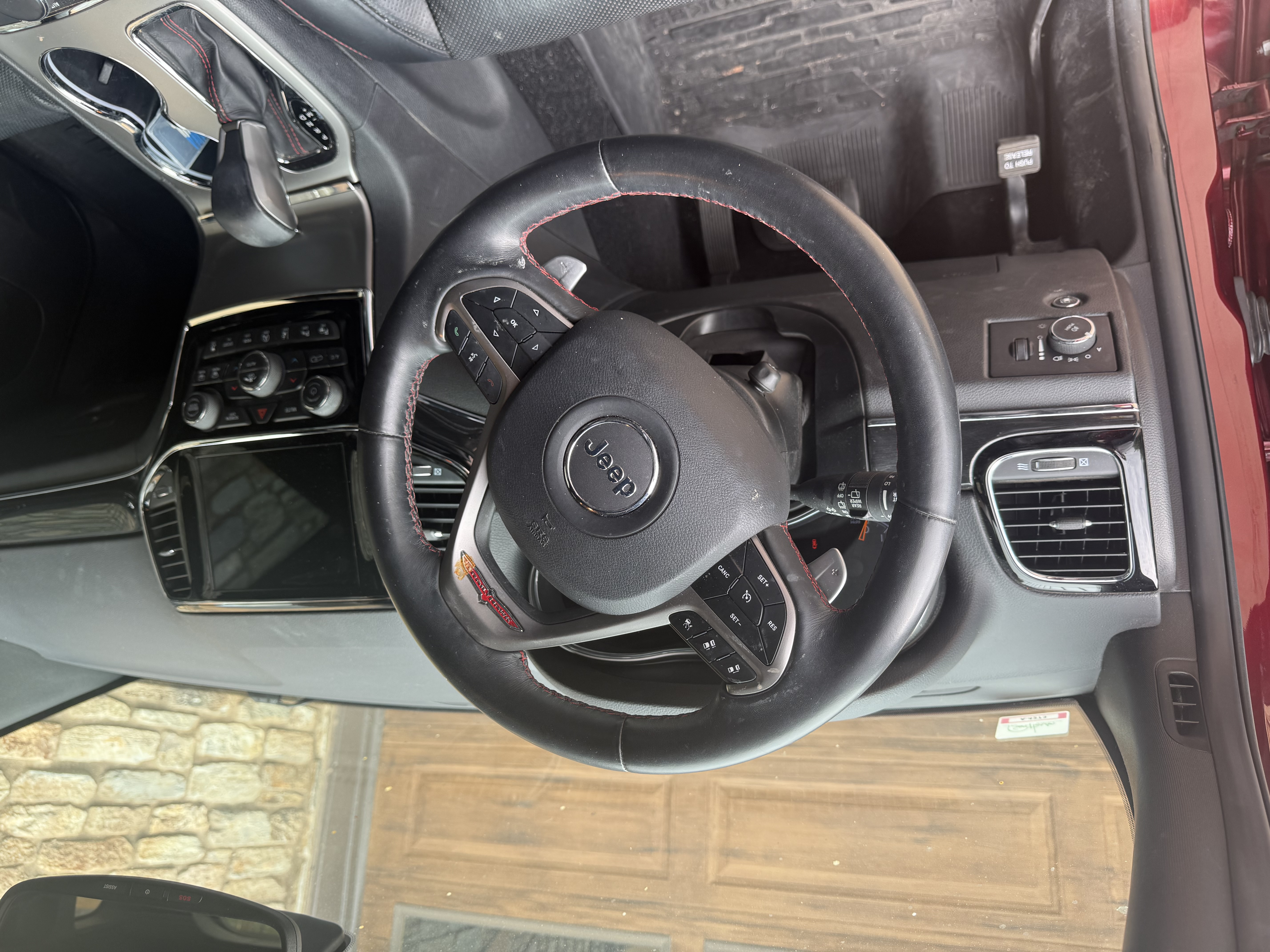 Used 2019 Jeep Grand Cherokee Trailhawk w/ Trailhawk Luxury Group AWD/4WD image 8