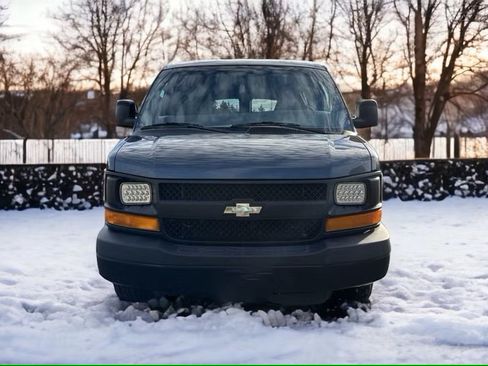 Used 2015 Chevrolet Express 2500 LS image 4